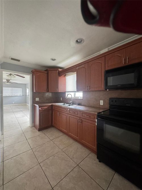 258-258 E 12th St, Hialeah, FL, 33010-3506 | Card Image