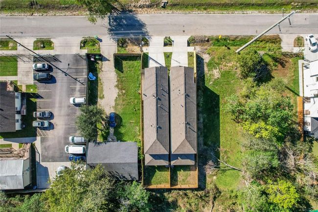 9023 Comal St, House other with 3 bedrooms, 3 bathrooms and 1 parking in Houston TX | Image 34