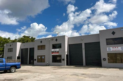 1005-1750 W 39th Place, Hialeah, FL, 33012 | Card Image