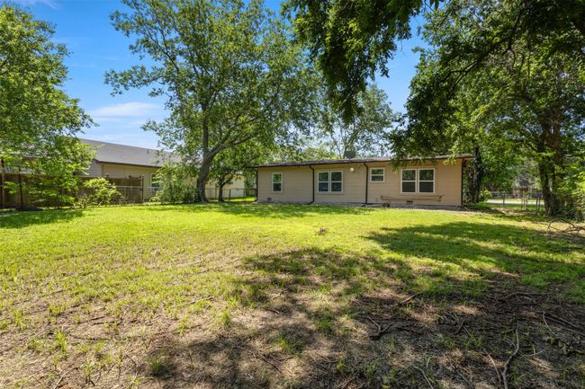 1305 Anthony St, House other with 3 bedrooms, 2 bathrooms and null parking in Gainesville TX | Image 23