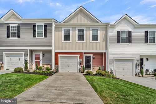 335 Locust Run Dr, YORK, PA, 17404-9103 | Card Image