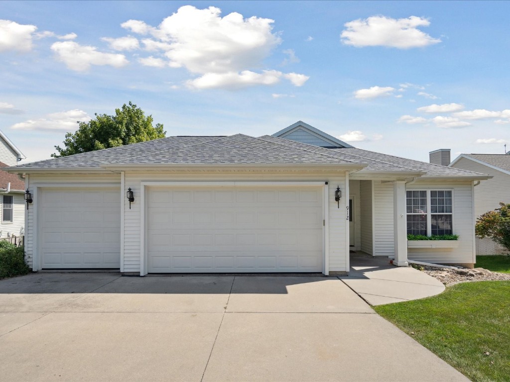 Willow Ln, Lisbon, IA 52253