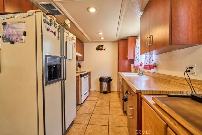 UNIT-33 - 14287 Foothill Blvd, Townhouse with 3 bedrooms, 3 bathrooms and 2 parking in Sylmar CA | Image 7