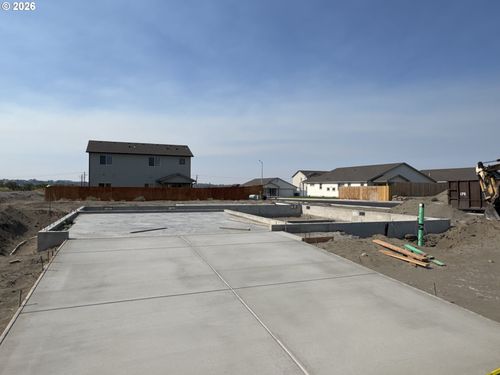 900 E Maple Brook Ave, Hermiston, OR, 97838 | Card Image