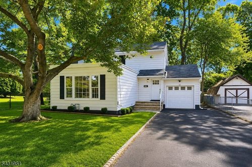 207 Beck Ave, South Bound Brook, NJ, 08880-1204 | Card Image