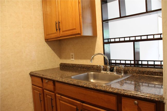 J - 9 Apache Dr, Condo with 2 bedrooms, 1 bathrooms and 2 parking in Westerly RI | Image 9