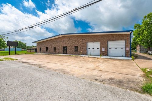 8621 Highway 6, Hitchcock, TX, 77563-3111 | Card Image