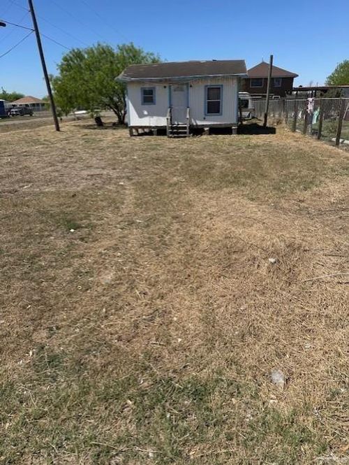 101 Quinta Ave, Weslaco, TX, 78596-3229 | Card Image