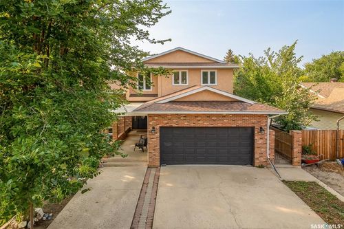 1330 Regal Cres, Moose Jaw, SK, S6H7S2 | Card Image