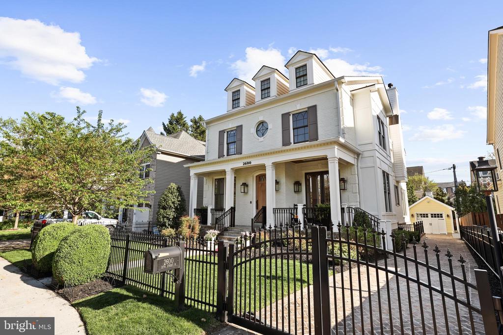Residential in ARLINGTON 2