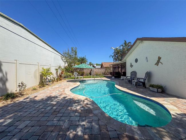 entertain poolside. Great place for a barbecue | Image 48