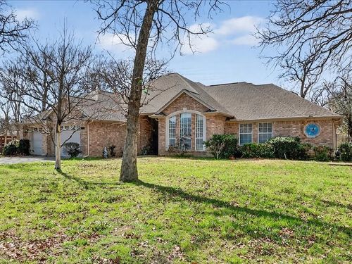 1704 S Bowen Rd, Pantego, TX, 76013-3338 | Card Image