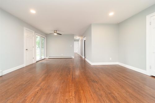 7 Miller Dr, Lake Grove, NY, 11755-2933 | Card Image