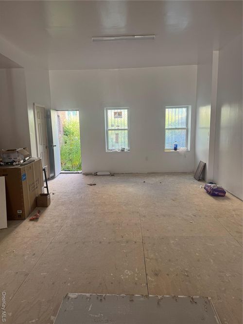 205 Jamaica Ave, Hollis, NY, 11423-3039 | Card Image