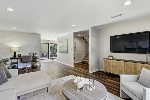 1055 Vanderbilt Way, Sacramento, CA, 95825 | Card Image