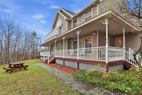 111 Daggett Drive, Raymond, ME, 04071 | Card Image