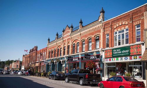 177 Queen St, Port Perry, ON, L9L1B8 | Card Image