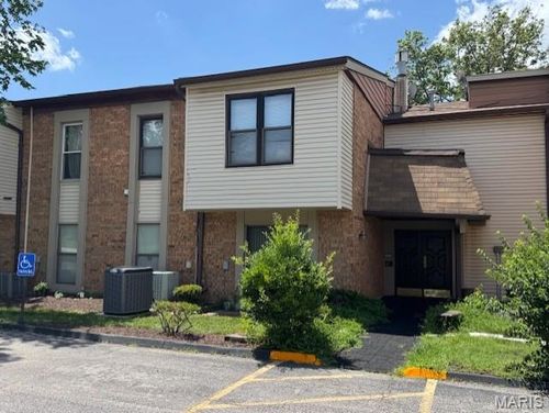 apt-210-1279 Guelbreth Ln, Saint Louis, MO, 63146-5713 | Card Image