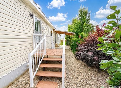 78 Prairie Sun Crt, House with 5 bedrooms, 3 bathrooms and 3 parking in Swift Current SK | Card Image