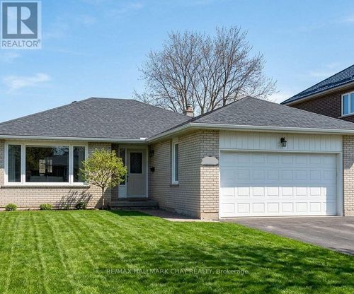 lower-33a Grove St E, Barrie, ON, L4M2N8 | Card Image