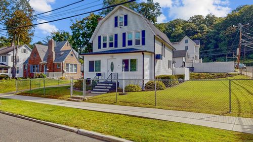 82 Nepaug St, Hartford, CT, 06106-4113 | Card Image