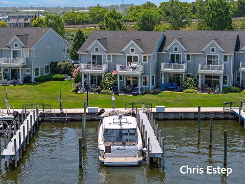 941 W Savidge St, Spring Lake, MI, 49456-1699 | Card Image