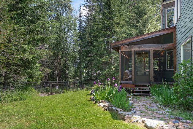 Chicken coop, plenty of room for the girls | Image 51