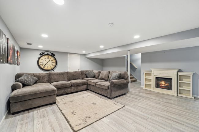 1720 6 Th Ave W, Townhouse with 3 bedrooms, 2 bathrooms and null parking in Shakopee MN | Image 19