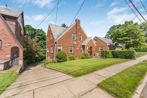 147 Lee Ave, Yonkers, NY, 10705-4702 | Card Image