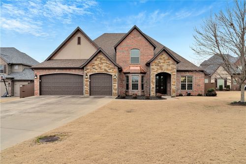 4200 Ne Blue Spruce Ave, Bentonville, AR, 72712-4935 | Card Image