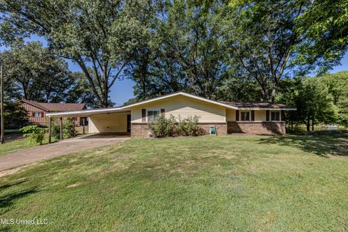 8467 Crazy Horse Cv, Hernando, MS, 38632-4314 | Card Image