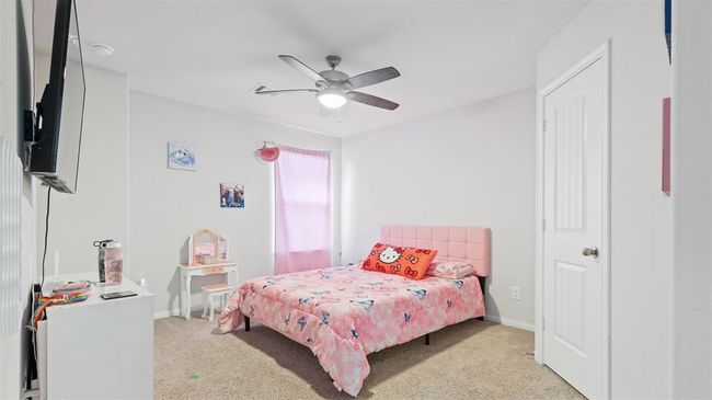 Spacious bedroom | Image 26