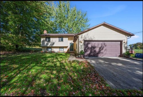 16500 Burrows Rd, Thompson, OH, 44086-9739 | Card Image