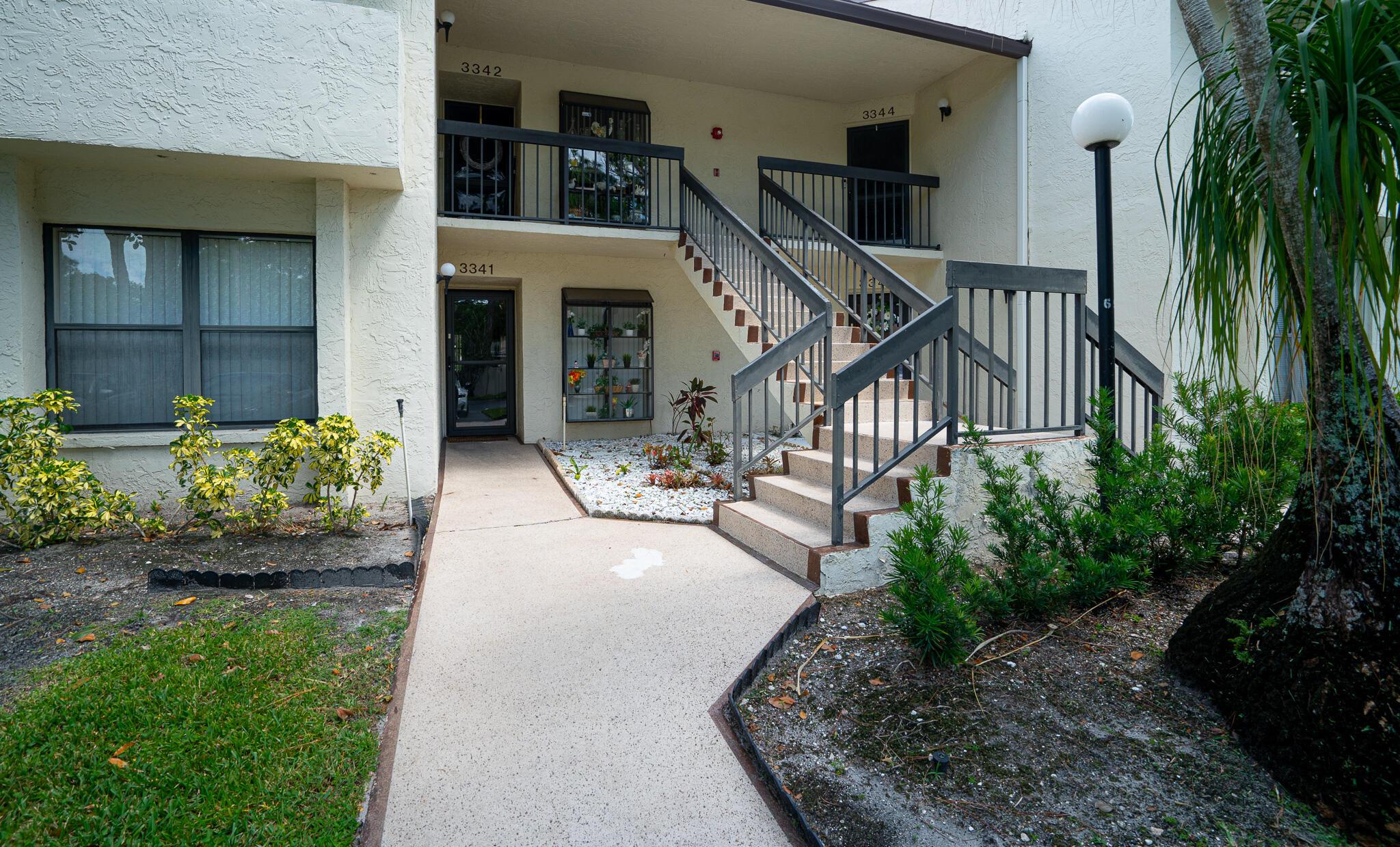 Perimeter Dr, Greenacres, FL 33467