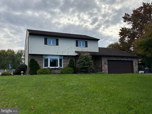 109 Sunny Ct, LEESPORT, PA, 19533-9630 | Card Image