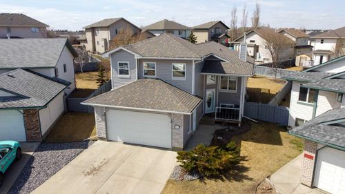 8910 126 Avenue, Home with 4 bedrooms, 3 bathrooms and 4 parking in Grande Prairie AB | Card Image