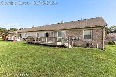 34195 Birchway Circle, Condo with 2 bedrooms, 2 bathrooms and null parking in Sterling Heights MI | Image 2