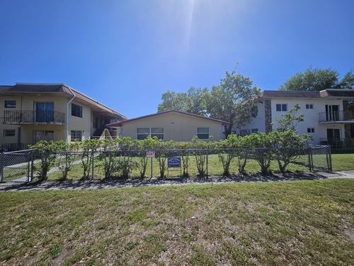 1-2032 Ne 168th St, North Miami Beach, FL, 33162-3275 | Card Image