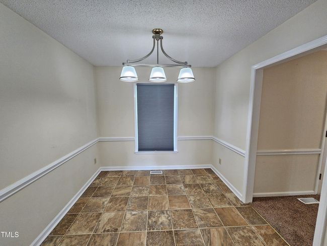 dining room b | Image 9