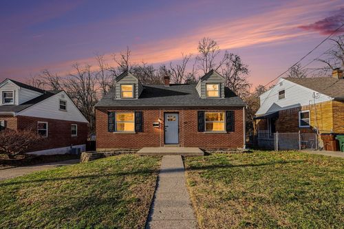 341 Riddle Pl, Newport, KY, 41071-2622 | Card Image