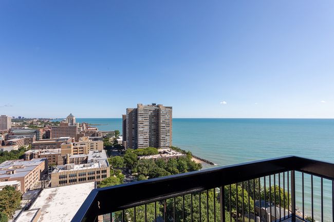 APT-28D - 6166 Sheridan Rd, Condo with 1 bedrooms, 2 bathrooms and 4 parking in Chicago IL | Image 6