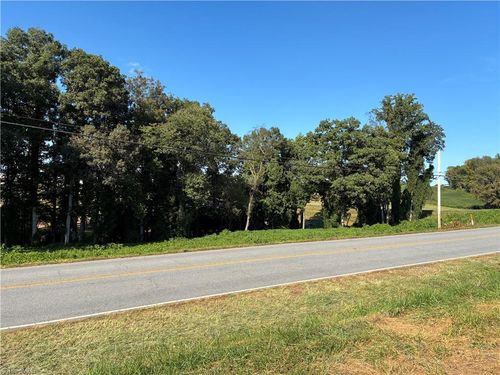 o S Key St, Pilot Mountain, NC, 27041 | Card Image