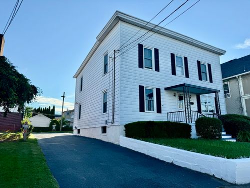 704 Highland Ave, Waterbury, CT, 06708-4134 | Card Image