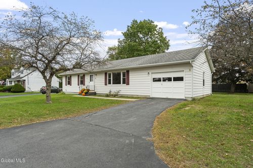 43 Russell Dr, Stillwater, NY, 12170-1315 | Card Image