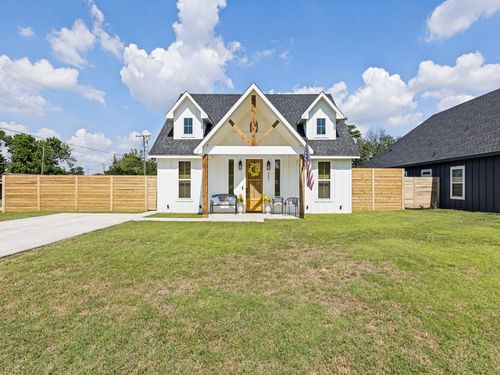 301 S Oak St, Boyd, TX, 76023-3229 | Card Image