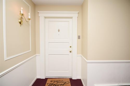 unit-38-40740 Woodward Ave, Bloomfield Hills, MI, 48304-5112 | Card Image