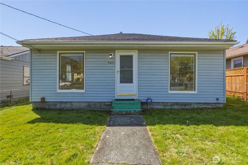 9013 11th Ave Sw, Seattle, WA, 98106-2434 | Card Image