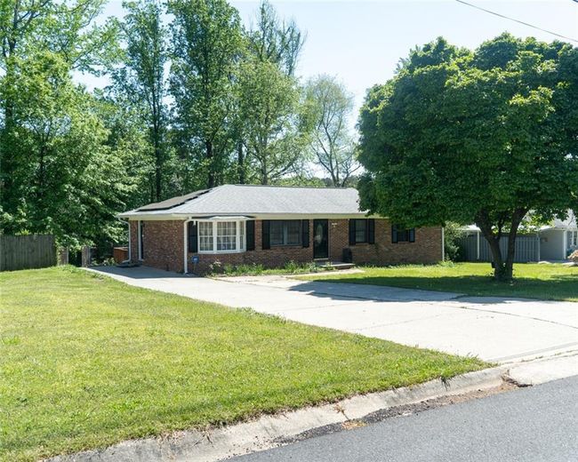 724 Camelot Way, House other with 3 bedrooms, 2 bathrooms and null parking in Norcross GA | Image 21