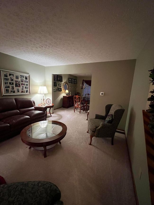 946 Lateglow Ct, House other with 3 bedrooms, 3 bathrooms and null parking in Newark OH | Image 5