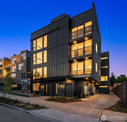 3612 Francis Ave N, Seattle, WA, 98103-8517 | Card Image